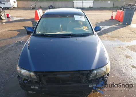 2001 Volvo S60 T5 from USA, damaged, VIN YV1RS53D912010328